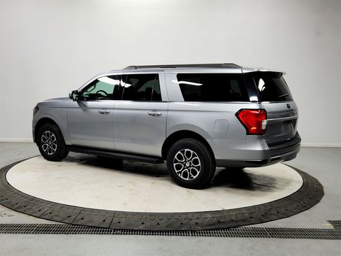 Used 2024 Ford Expedition Max XLT image 5