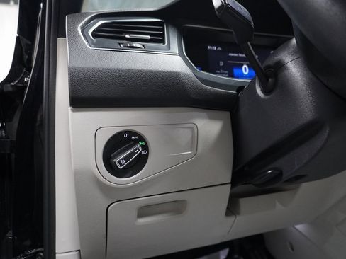 Certified 2023 Volkswagen Tiguan SE R-Line image 20