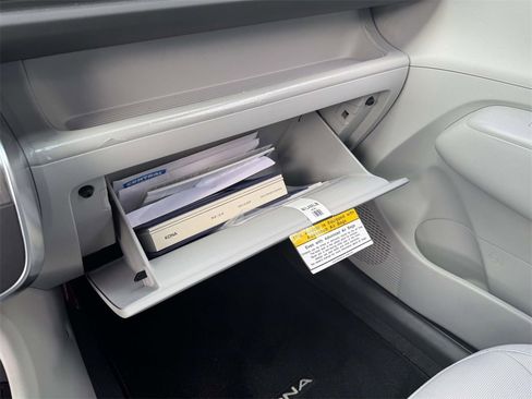 Certified 2025 Hyundai Kona SEL image 33