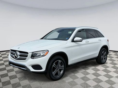 Used 2017 Mercedes-Benz GLC 300 4MATIC image 5