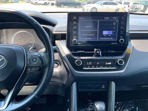 Used 2022 Toyota Corolla Cross LE AWD/4WD image 6