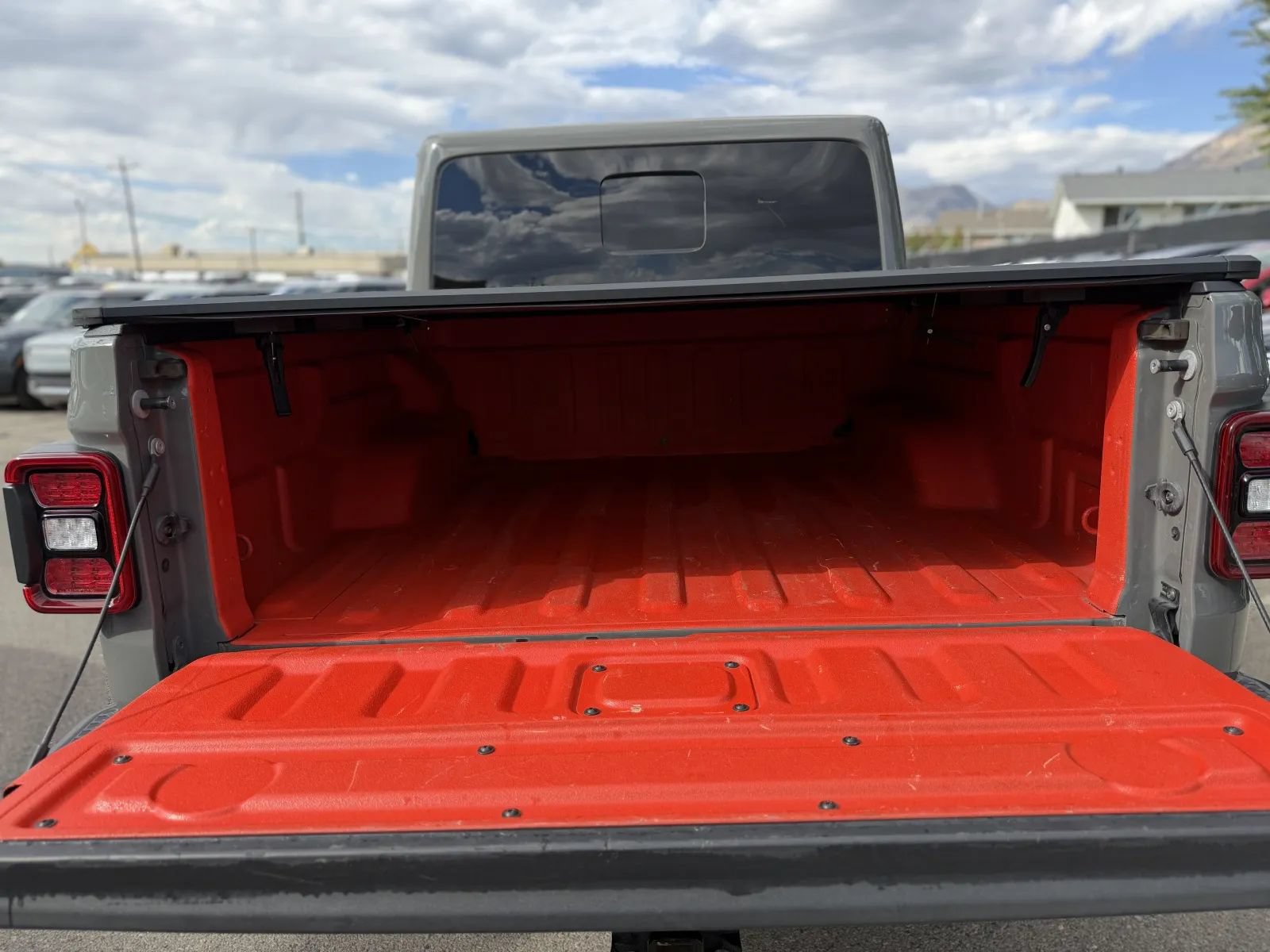 Used 2022 Jeep Gladiator Overland AWD/4WD image 18