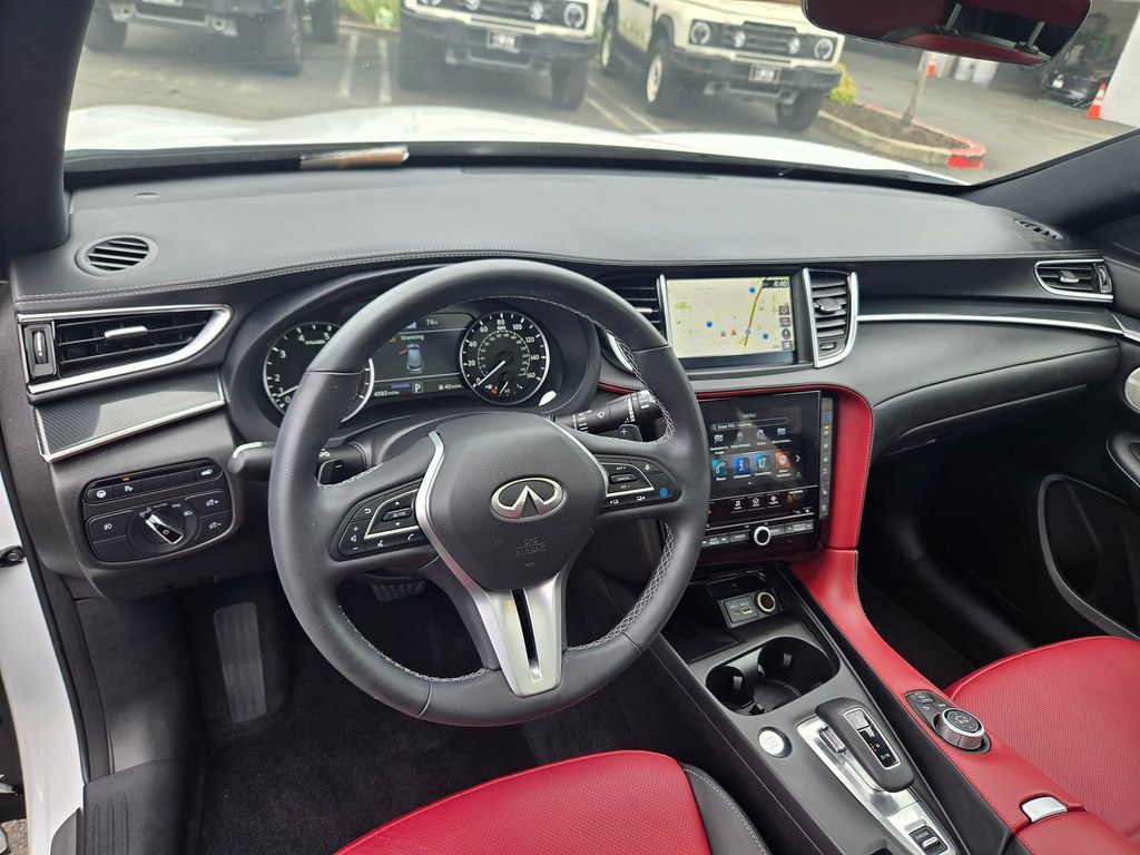 Used 2025 INFINITI QX50 Sport AWD/4WD image 9