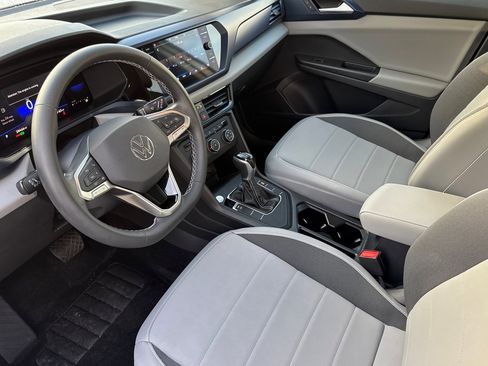 Used 2022 Volkswagen Taos SE image 10