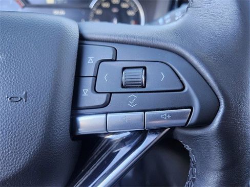 Certified 2025 Cadillac XT6 Premium Luxury image 24