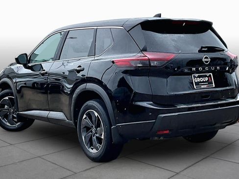 Certified 2025 Nissan Rogue SV FWD image 12