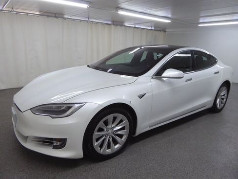 Used 2018 Tesla Model S 75D AWD/4WD image 4