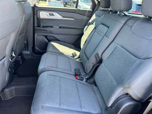 Certified 2025 Ford Explorer Active image 20