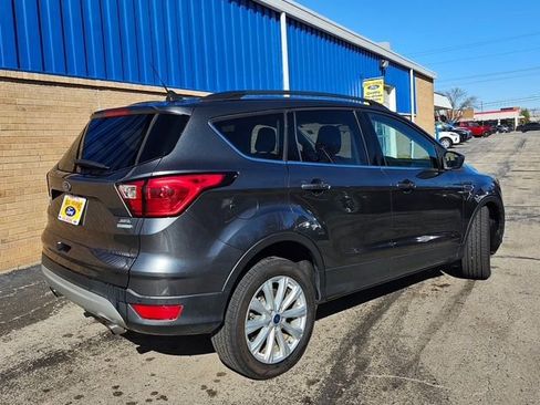 Used 2019 Ford Escape SEL image 5