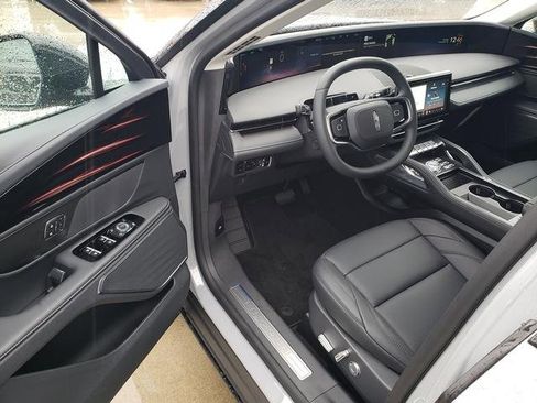 New 2026 Lincoln Nautilus Premier image 13