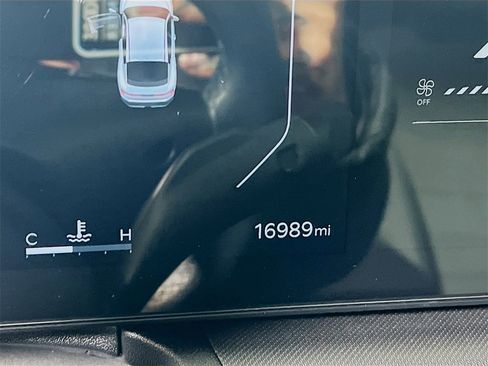 Used 2025 Kia K4 EX image 12