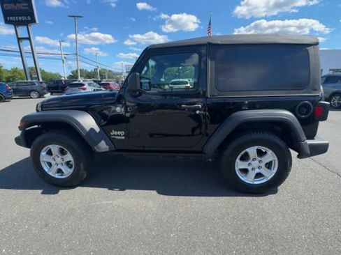 Used 2018 Jeep Wrangler Sport AWD/4WD image 5