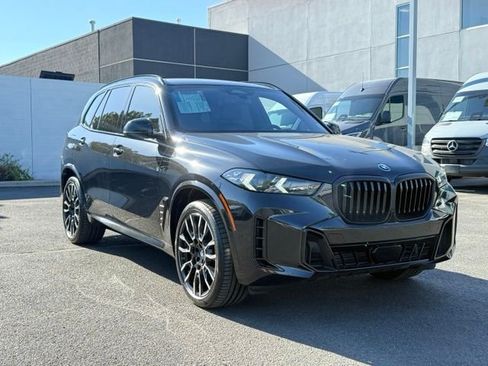 Used 2025 BMW X5 xDrive40i w/ M Sport Package AWD/4WD image 4