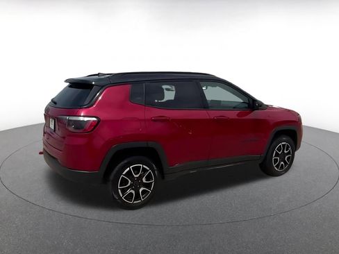 Used 2025 Jeep Compass Trailhawk AWD/4WD image 15