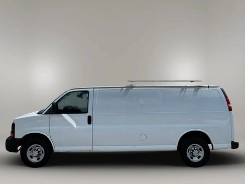 Used 2012 Chevrolet Express 2500 Extended RWD image 4