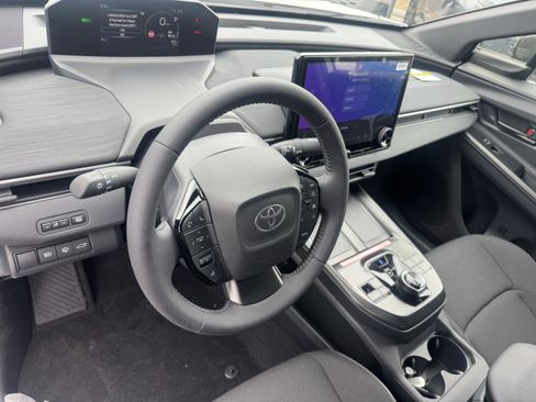 New 2026 Toyota C-HR AWD/4WD image 9