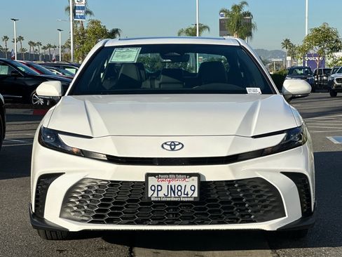 Used 2025 Toyota Camry Hybrid image 9