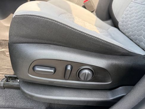 Used 2021 Chevrolet Equinox LS w/ LS Convenience Package FWD image 15