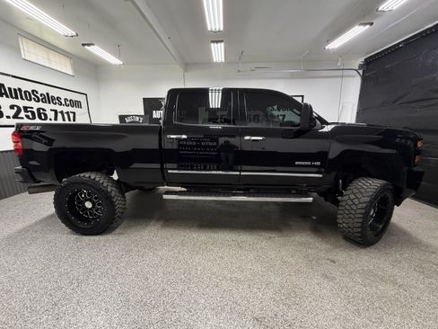 Used 2015 Chevrolet Silverado 2500 LTZ w/ Duramax Plus Package AWD/4WD image 2