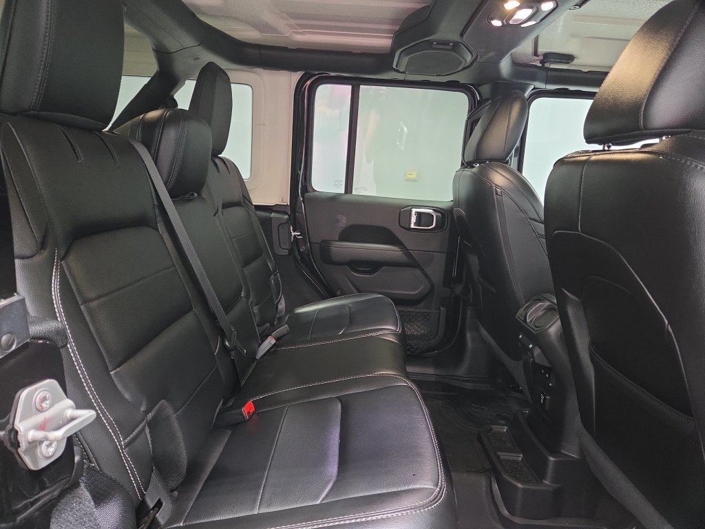 Used 2020 Jeep Wrangler Unlimited Sahara AWD/4WD image 15