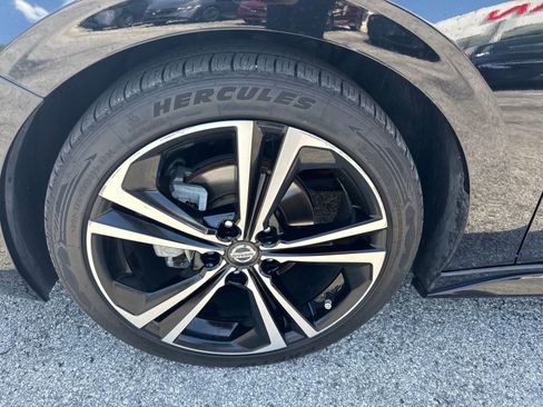 Certified 2022 Nissan Sentra SR FWD image 10