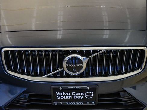 Certified 2023 Volvo S60 B5 Ultimate w/ Climate Package FWD image 8