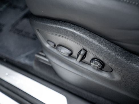 Certified 2025 Porsche Cayenne Coupe image 20