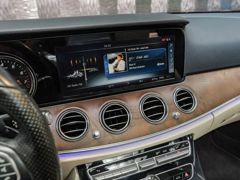 Used 2017 Mercedes-Benz E 300 image 27