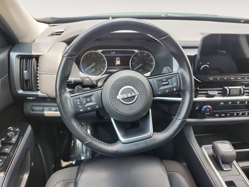Used 2023 Nissan Pathfinder SL AWD/4WD image 12