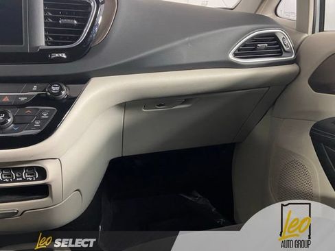 Used 2023 Chrysler Voyager LX FWD image 24