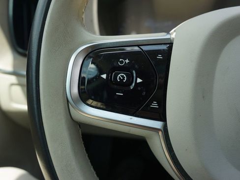Used 2023 Volvo XC60 B5 Plus w/ Protection Package Premier AWD/4WD image 8