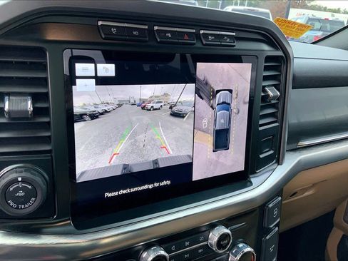 Used 2023 Ford F150 Lariat w/ Trailer Tow Package image 27