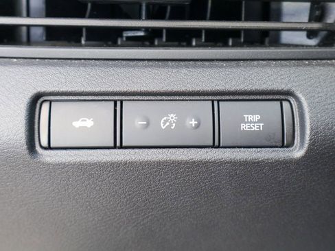 Used 2025 Nissan Altima 2.5 SV FWD image 17