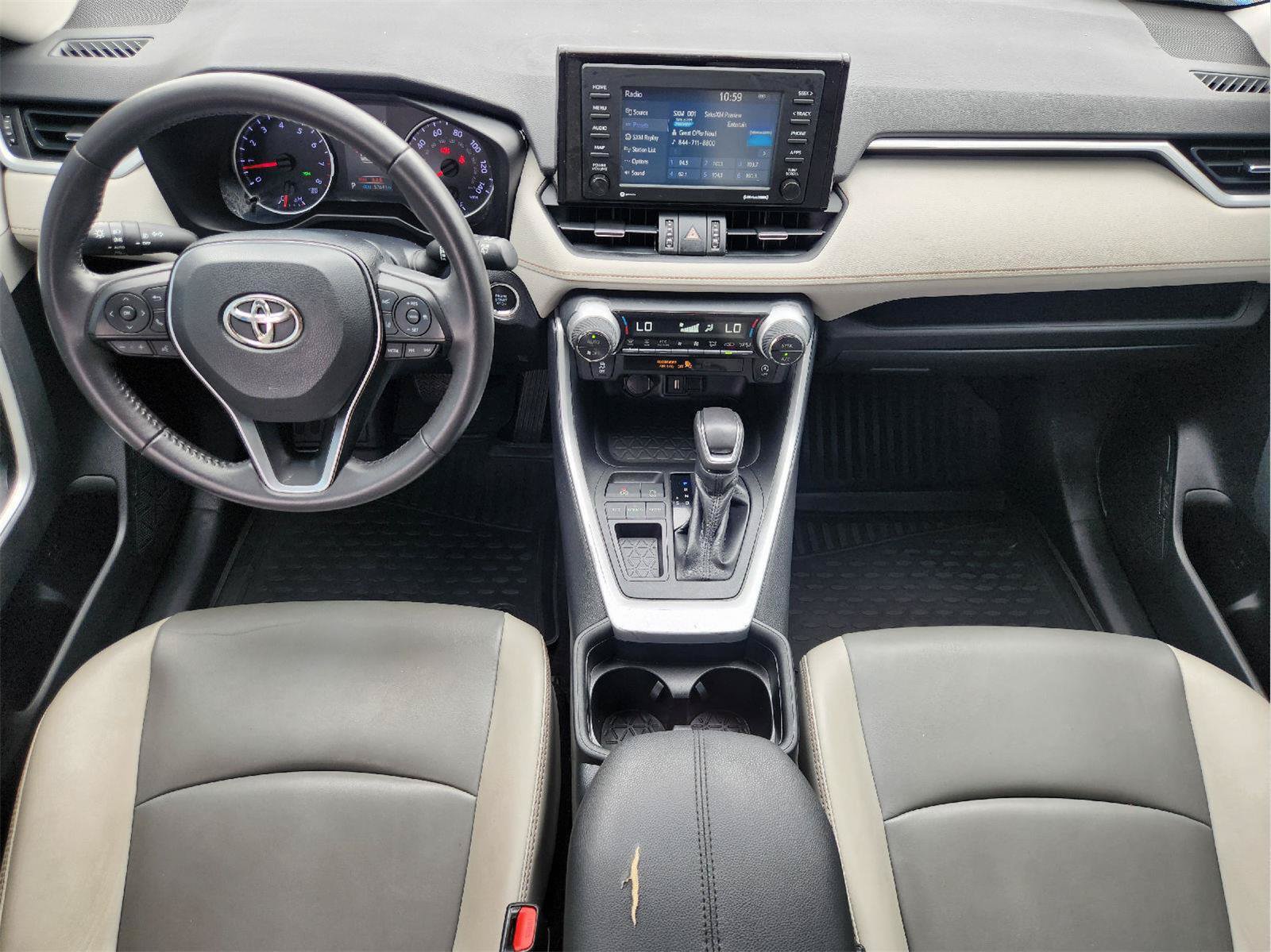 Used 2020 Toyota RAV4 XLE Premium FWD image 26