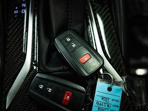 Used 2020 Toyota Corolla SE w/ Carpet Mat Package FWD image 22