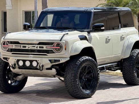 Used 2025 Ford Bronco Raptor AWD/4WD image 3