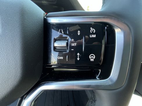 Used 2025 Land Rover Discovery Sport Dynamic SE image 20