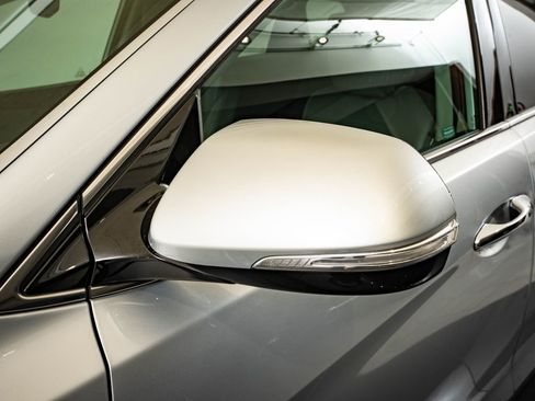 Used 2017 Hyundai Santa Fe Limited image 16