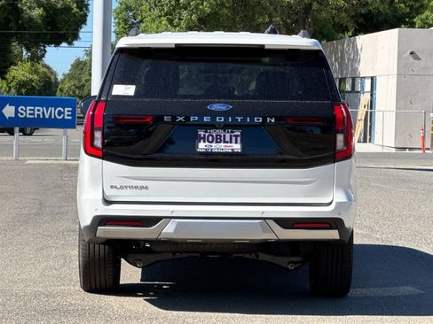 New 2026 Ford Expedition Platinum w/ Platinum Ultimate Package AWD/4WD image 4