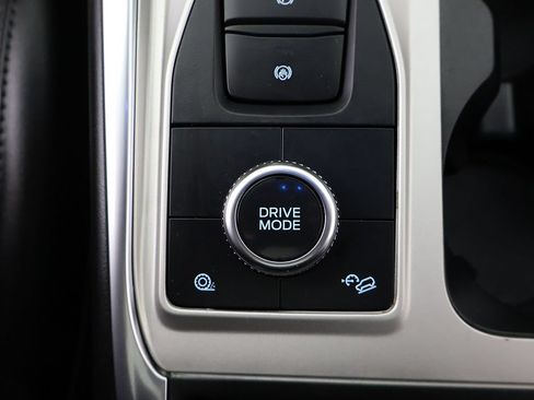 Used 2023 Ford Explorer XLT w/ Equipment Group 202A AWD/4WD image 57