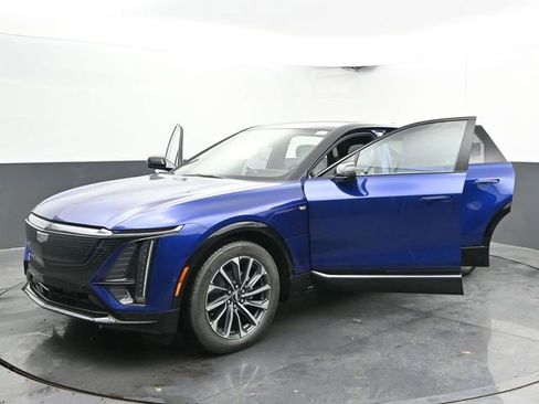New 2025 Cadillac Lyriq Sport image 51