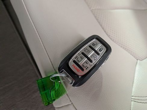 Used 2020 Chrysler Pacifica Touring-L Plus FWD image 41