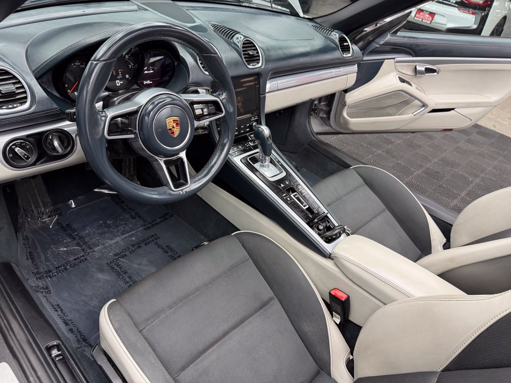 Used 2018 Porsche 718 Boxster RWD image 30