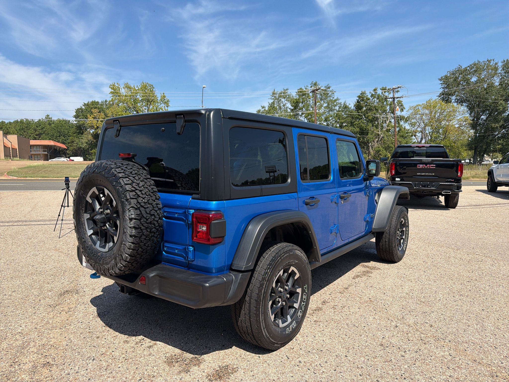 Used 2024 Jeep Wrangler Unlimited Rubicon 4xe AWD/4WD image 5