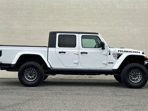 Used 2021 Jeep Gladiator Rubicon AWD/4WD image 3