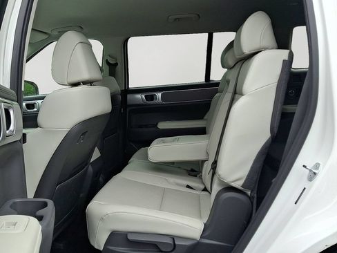 Used 2025 Hyundai Santa Fe SEL AWD/4WD image 10