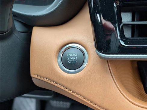 New 2025 Toyota Highlander Platinum image 22