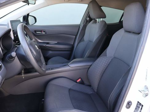 Used 2020 Toyota C-HR LE image 9