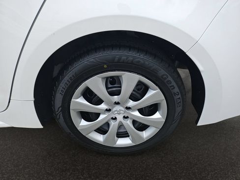 Used 2024 Toyota Corolla LE FWD image 46