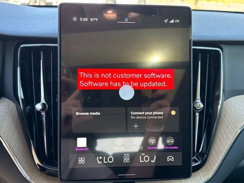 New 2026 Volvo XC60 B5 Plus w/ Protection Package Premier image 21